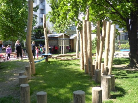 Balancier-Baumstämme von FREISPIEL dem Spielplatzbauer