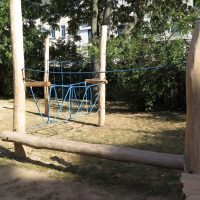 Robinico Seiledschungel im Park für Kinder gebaut