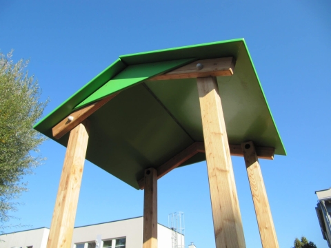Satteldach für Spielturm bei FREISPIEL, dem Spielplatzbauer