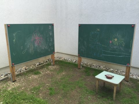 Kreidetafeln zum schreiben und malen für die Kinder im Kindergarten