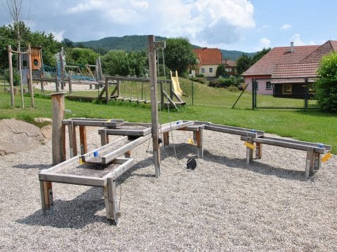 neuer Spielplatz von FREISPIEL in der NMS in Pöggstall