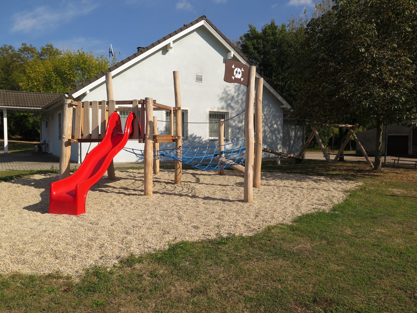 Piratennest für einen Kinderspielplatz von FREISPIEL - Nest und Rutsche
