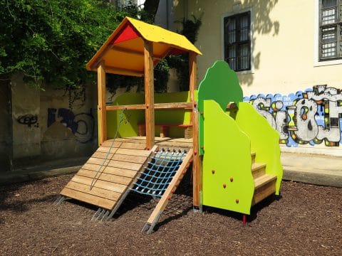 Spielkombination Vivien aus Holz für Kleinkinder in Grün