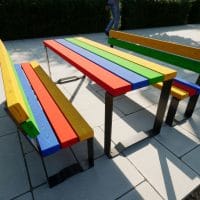 Sitzgruppe in bunten Farben und Anthrazit mit Lehne für Kinder