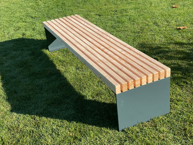 Sitzbank aus Lärchenholz mit Metallfüßen Anthrazit
